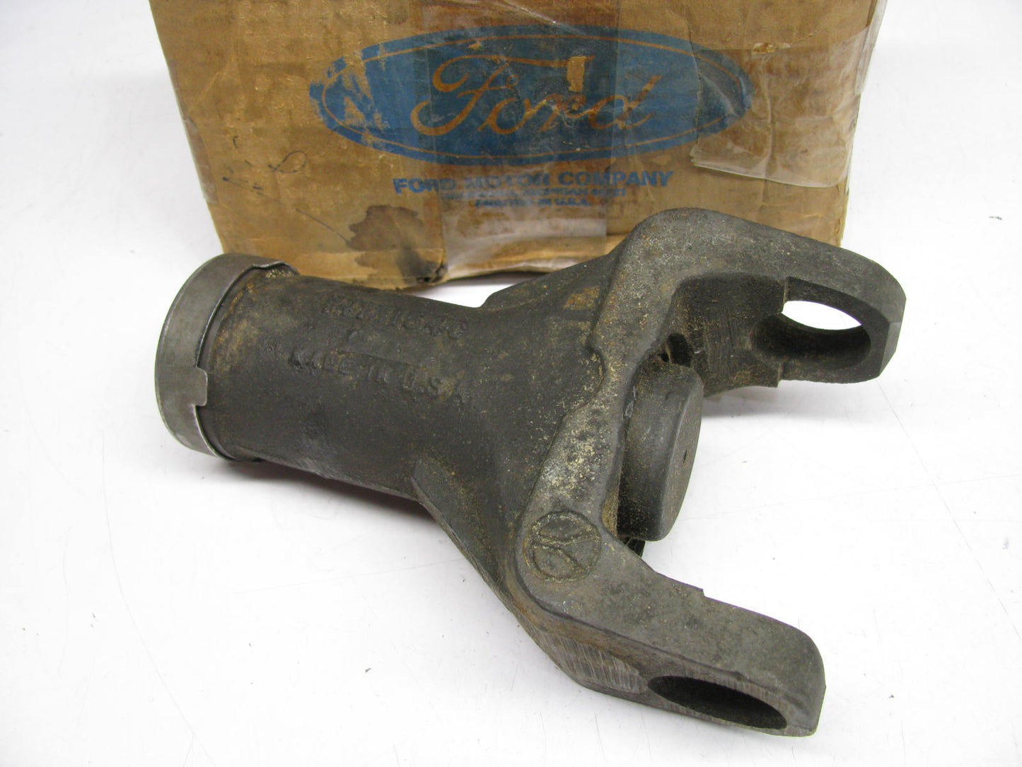 NOS - OEM Ford C5TZ-4841-C Rear Axle Driveshaft Yoke, 32 Spline - SEE PHOTOS