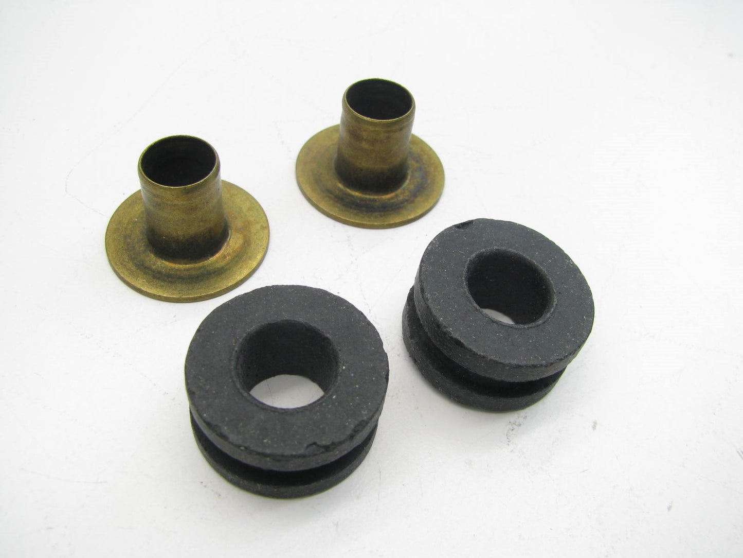 NOS OEM Ford C5TZ-7343-A Manual Transmission Gear Shift Selector Arm Bushing Kit