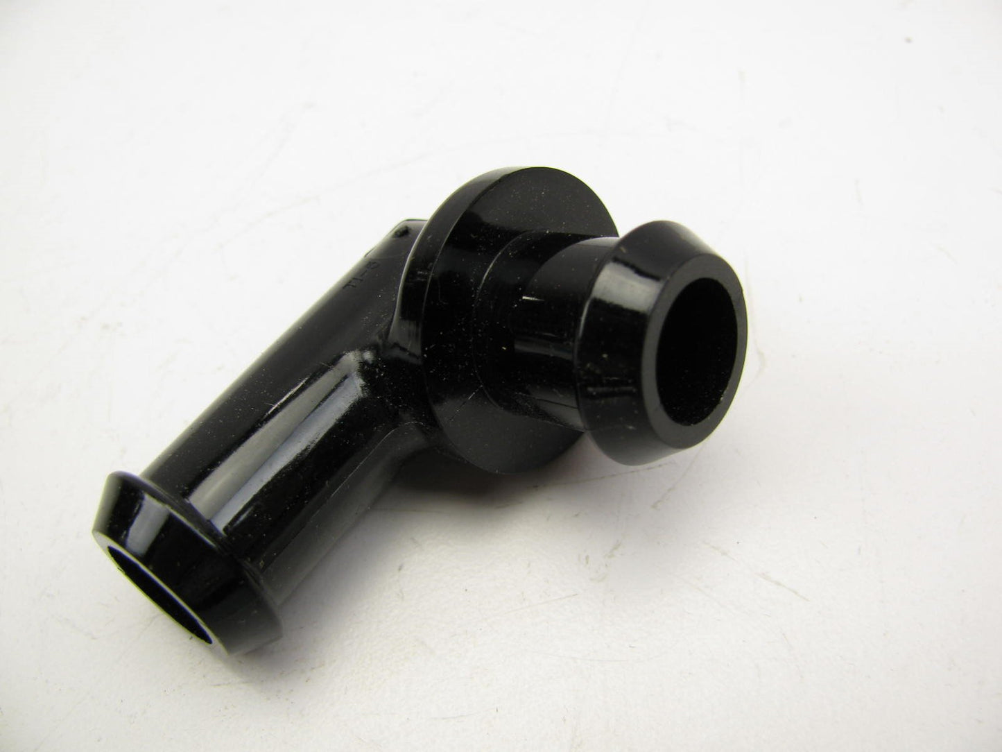 NEW - OEM Ford C8AZ-6767-B PCV Breather Elbow