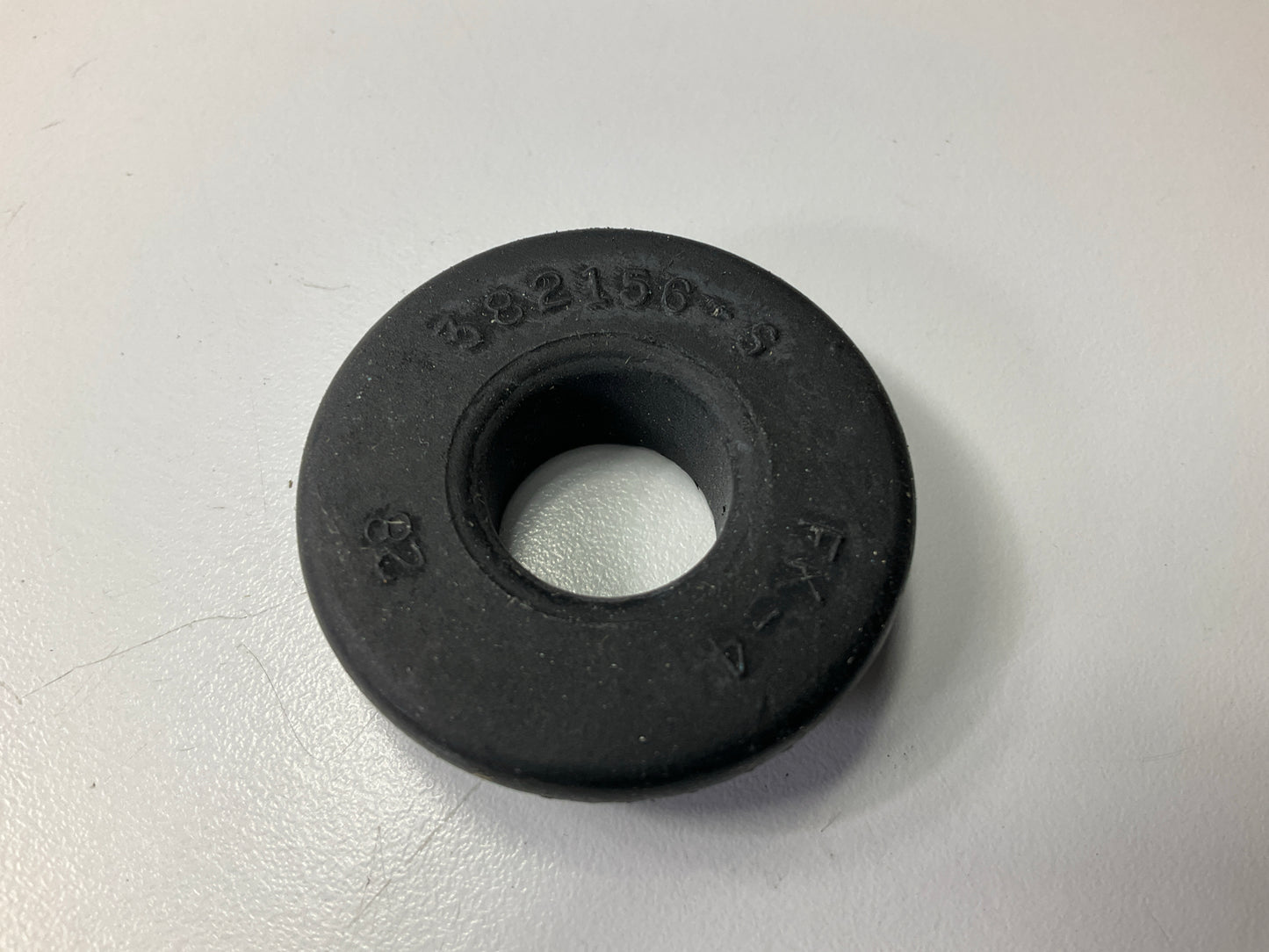 (5) NOS - OEM Ford C8AZ-6A892-D Engine PCV Valve Grommet