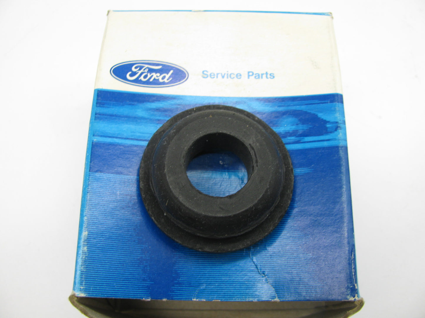 NOS - OEM Ford C8AZ-6A892-D Engine PCV Valve Grommet