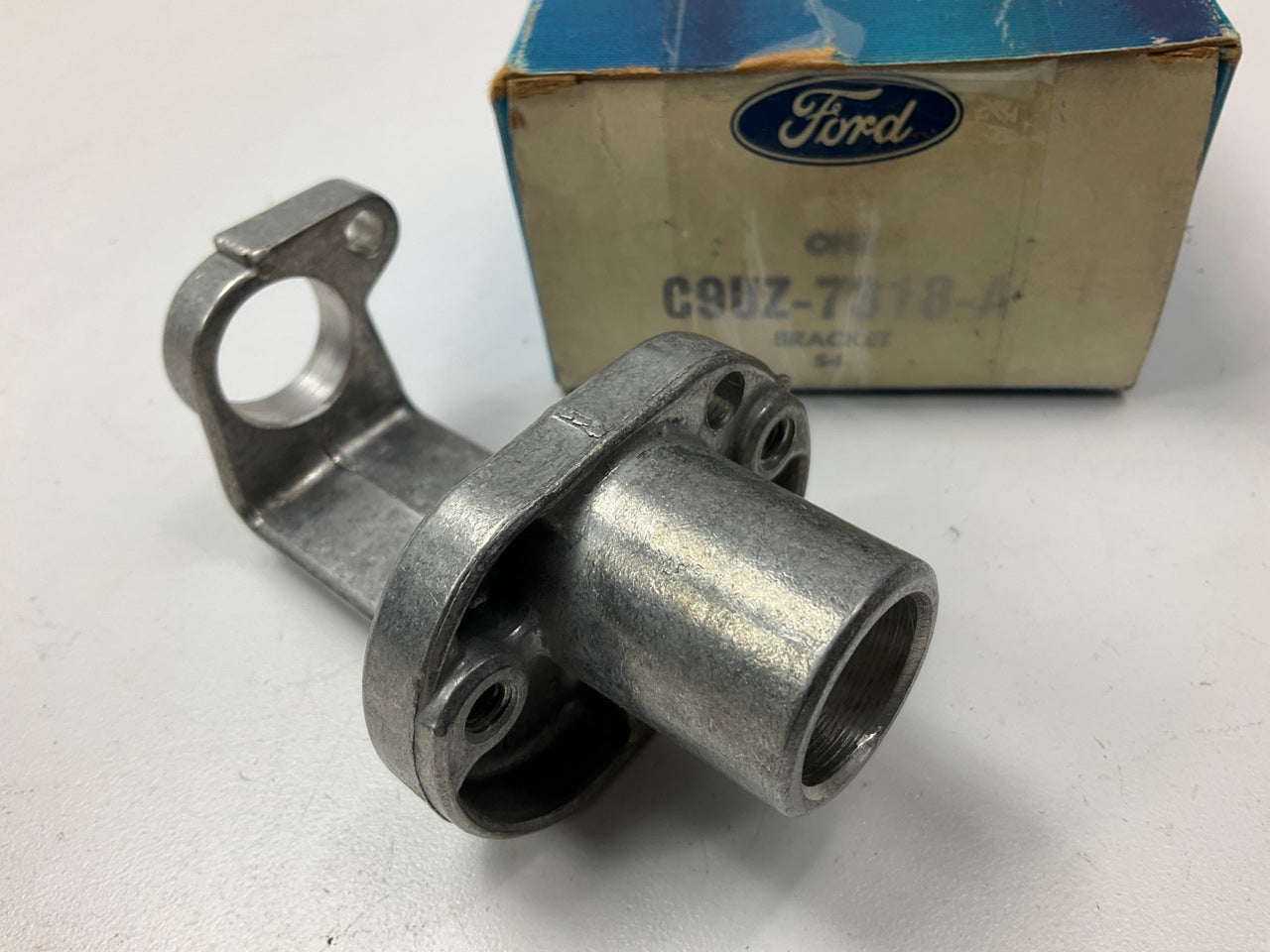 NEW - OEM Ford C9UZ-7318-A Transmission Gear Shift Tube Bracket 69-74 Econoline