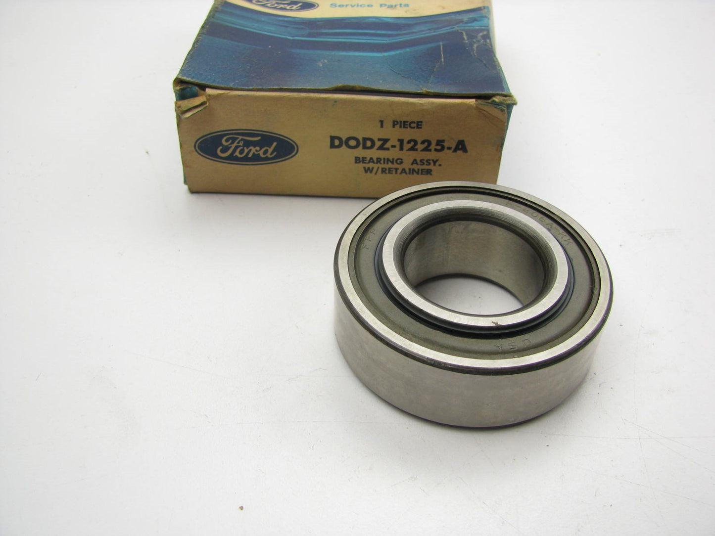NEW - OEM Ford D0DZ-1225-A Rear Wheel Bearing Assembly