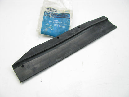 NEW - OEM Ford D0HZ-16309-A Front Left Fender Seal For 1970-1990 L-Series