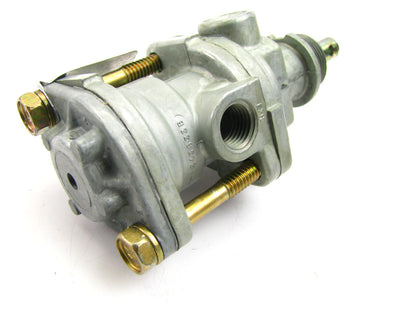 NOS - OEM Ford D0HZ-2951-B Tractor Brake Air Protector Valve Assembly