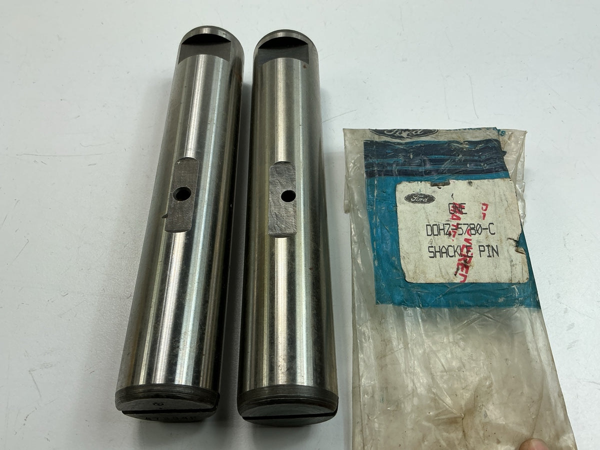 (2) NEW Ford D0HZ-5780-C Rear Sping Shackle, Front Pin - Hendrickson RT380 RT381