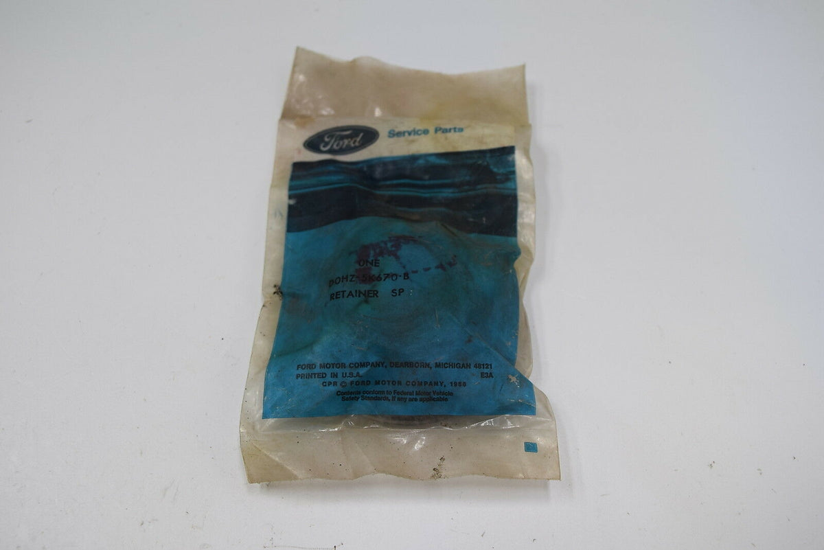 NEW - OEM Ford D0HZ-5K670-B Rear Suspension Rear Bracket Grease Retainer