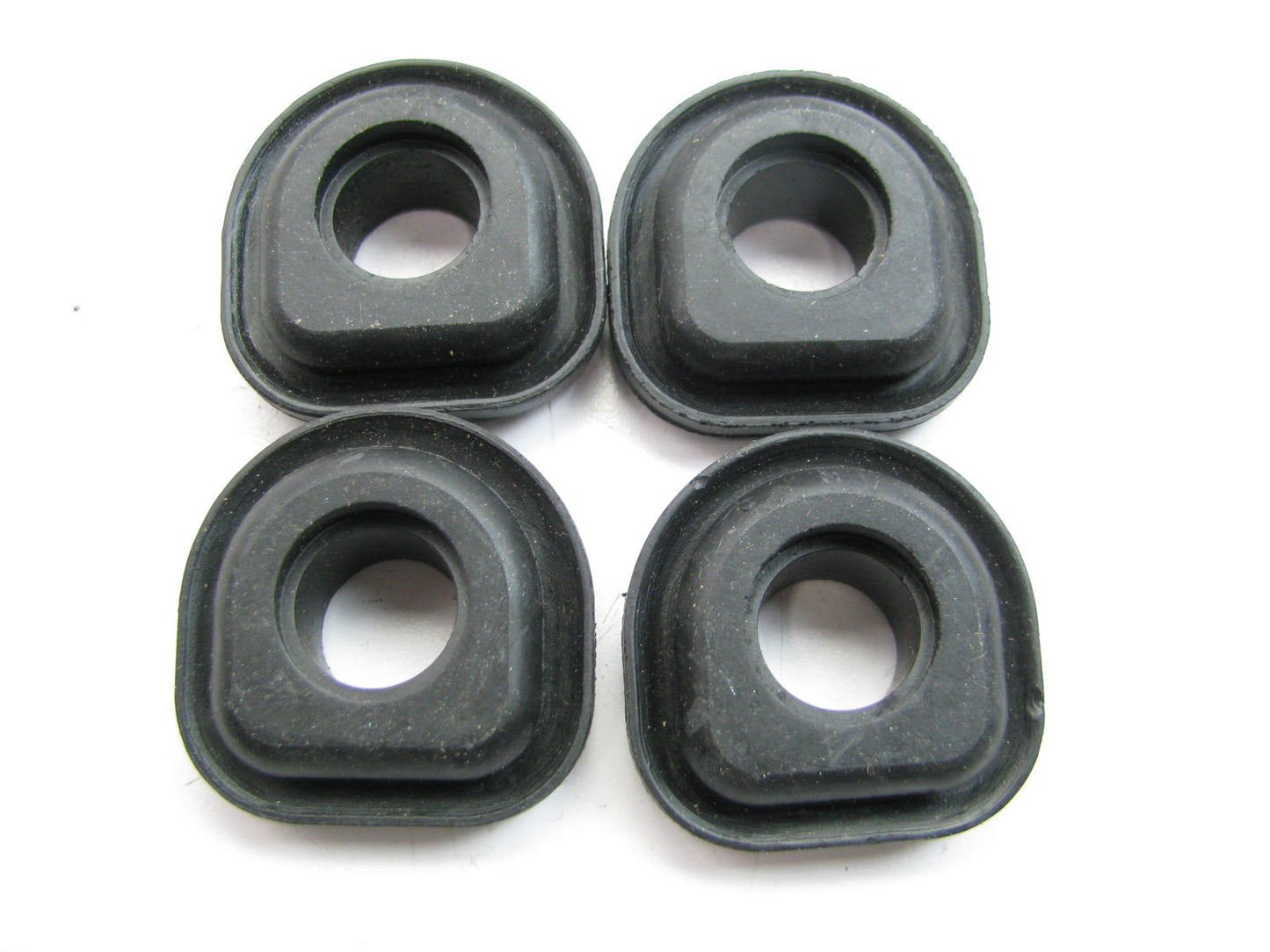 (4) NOS - OEM Ford D0OZ-6A892-B Crankcase Ventiliation Grommet 1966-1968 289