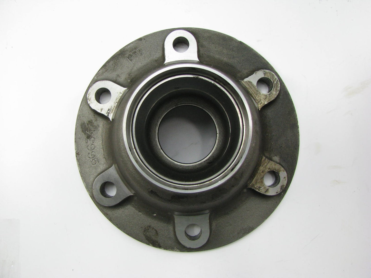 NOS Genuine OEM Ford D0TZ-1104-E Axle Hub