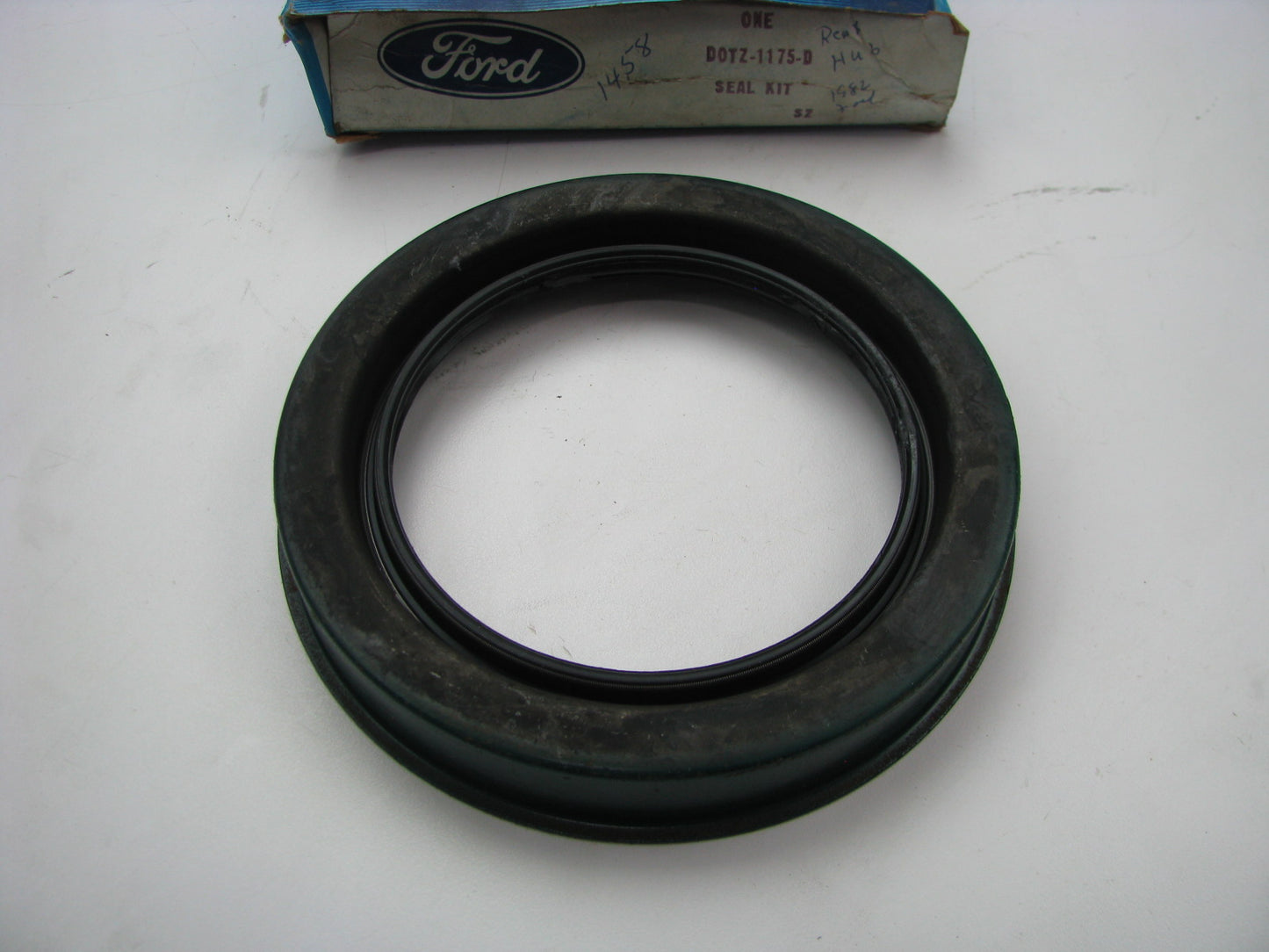 NEW - OEM Ford D0TZ-1175-E Wheel Seal - Rear Inner