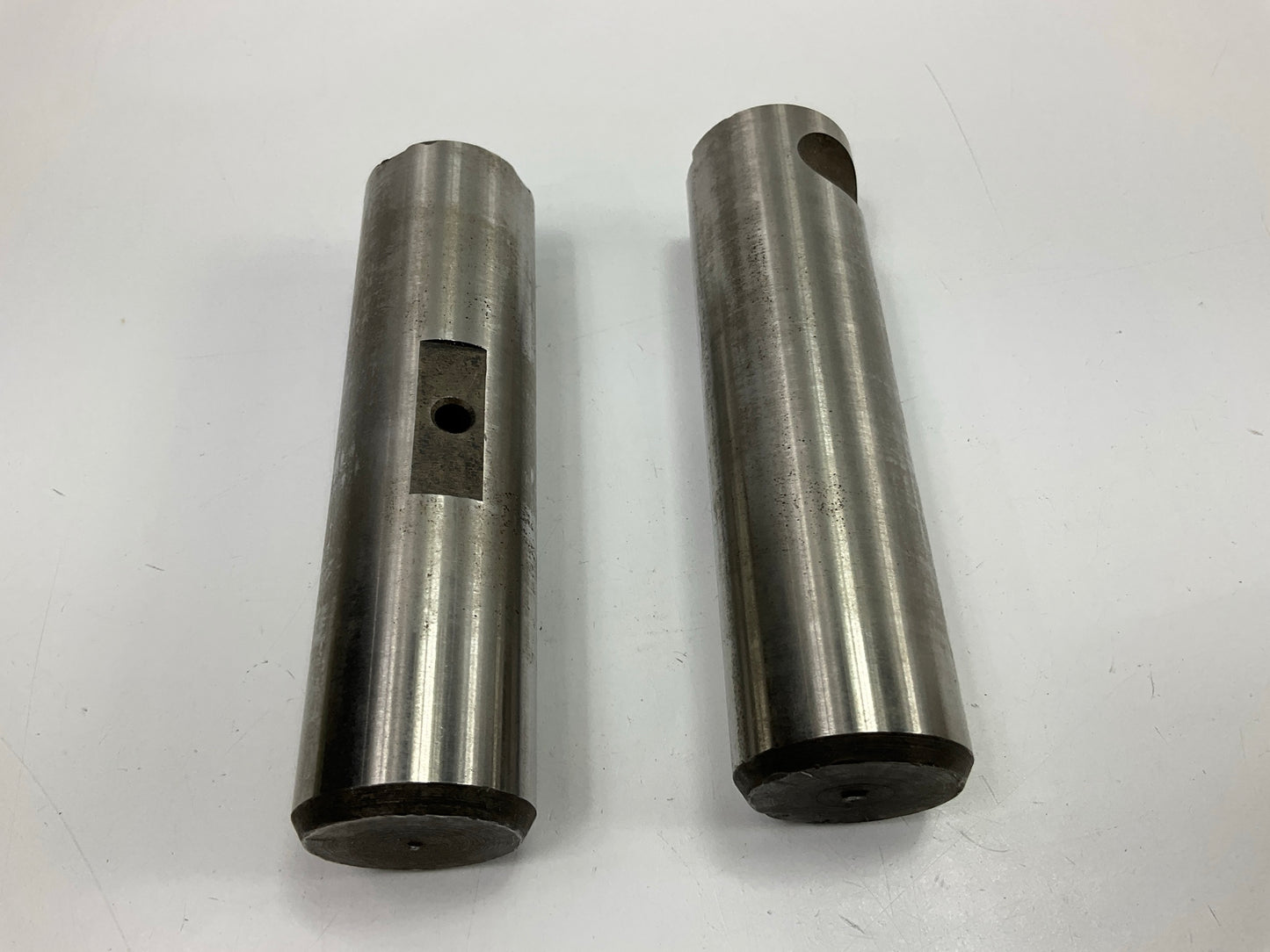 (2) NEW - OEM Ford D0TZ-5780-A Rear Spring Shackle Pin 1964-1972 F500 F600 F700