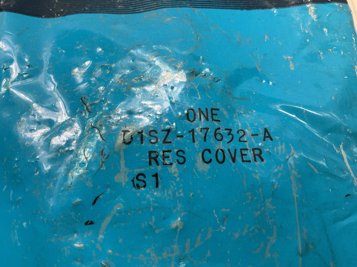 NOS - OEM Ford D1SZ-17632-A Windshield Washer Reservoir Lid Cap