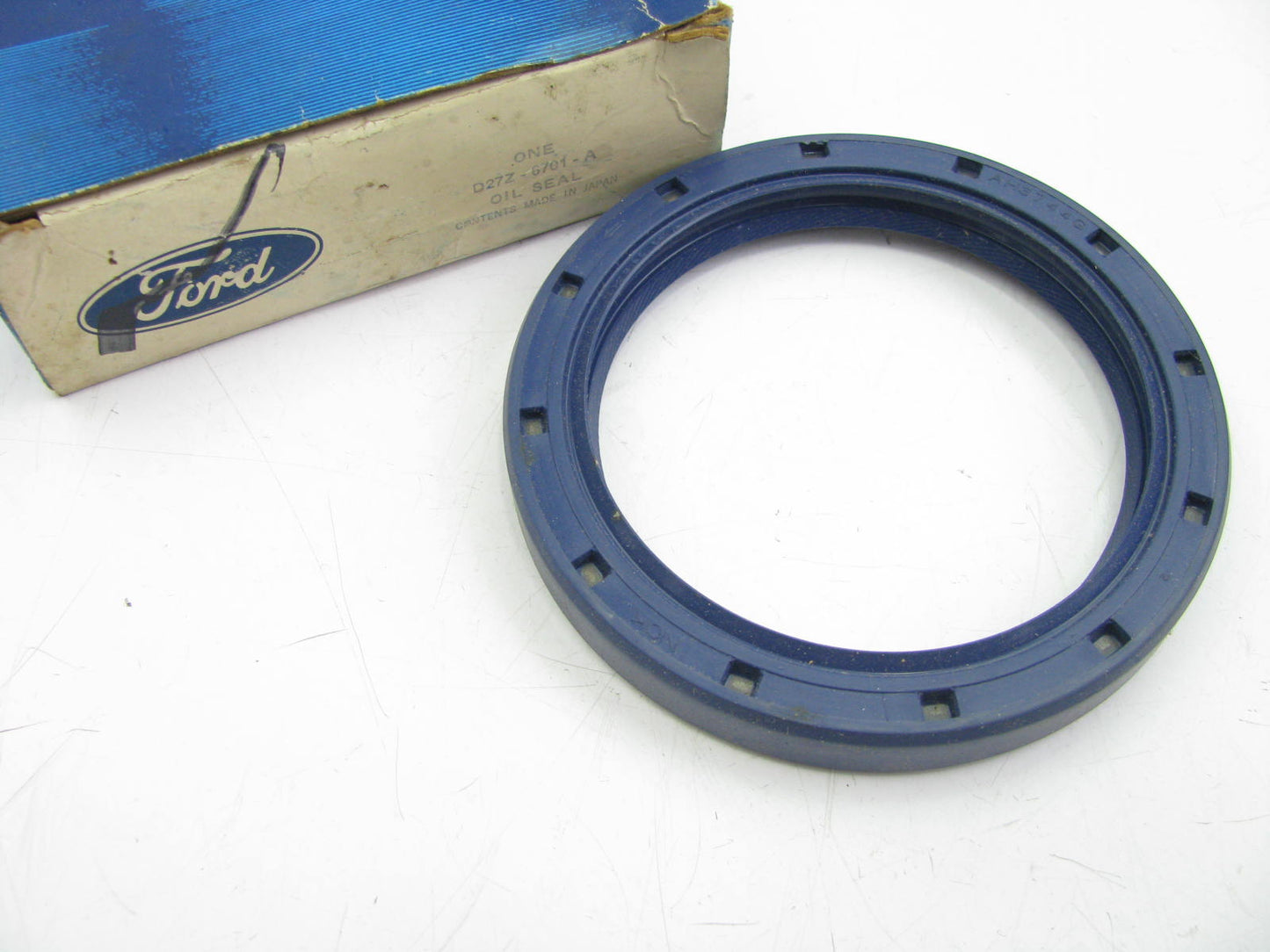 - OEM Ford D27Z-6701-A Engine Crankshaft Seal Kit Rear