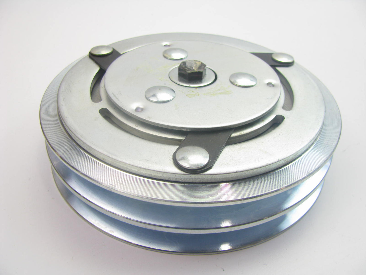 NEW - OEM Ford D2AZ-19D786-A A/C Compressor Clutch Pulley - YB-213-A D2AZ-2884-A
