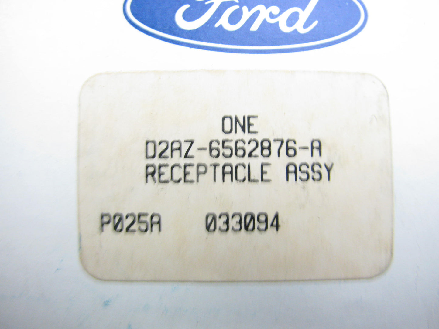 NEW GENUINE OEM Ford D2AZ-6562876-A Ashtray Ash Tray Receptacle Insert