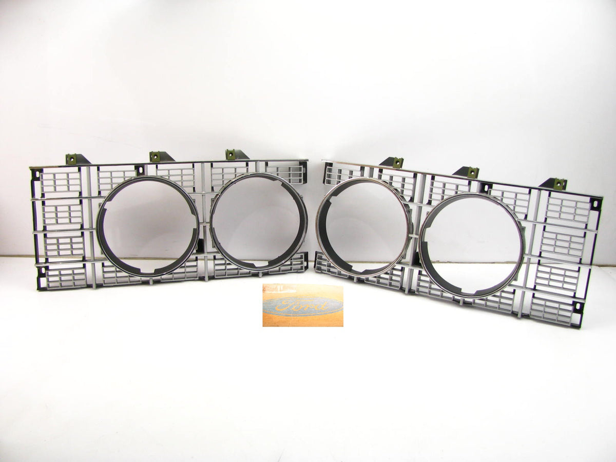 NOS - OEM Ford D3AZ-13064 Headlight Headlamp Bezel Door Set 1973 LTD