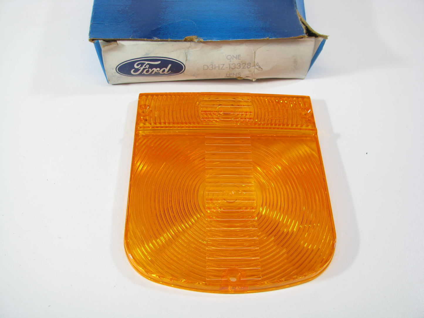 NEW - OEM Ford D3HZ-13328-A Front Turn Signal Lamp Lens 1974-1990 L-Series