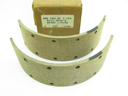 NOS OEM Ford D3TZ-2620-A Brake Shoe Lining  1973 Medium Duty Trucks