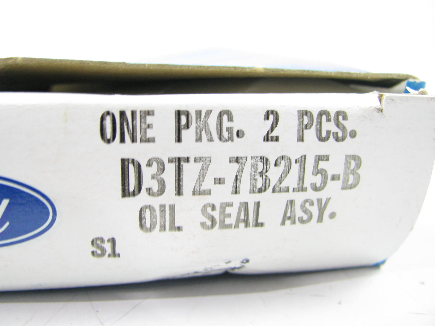 NEW - OEM Ford D3TZ-7B215-B Transfer Case Input Shaft Oil Seal - New Process