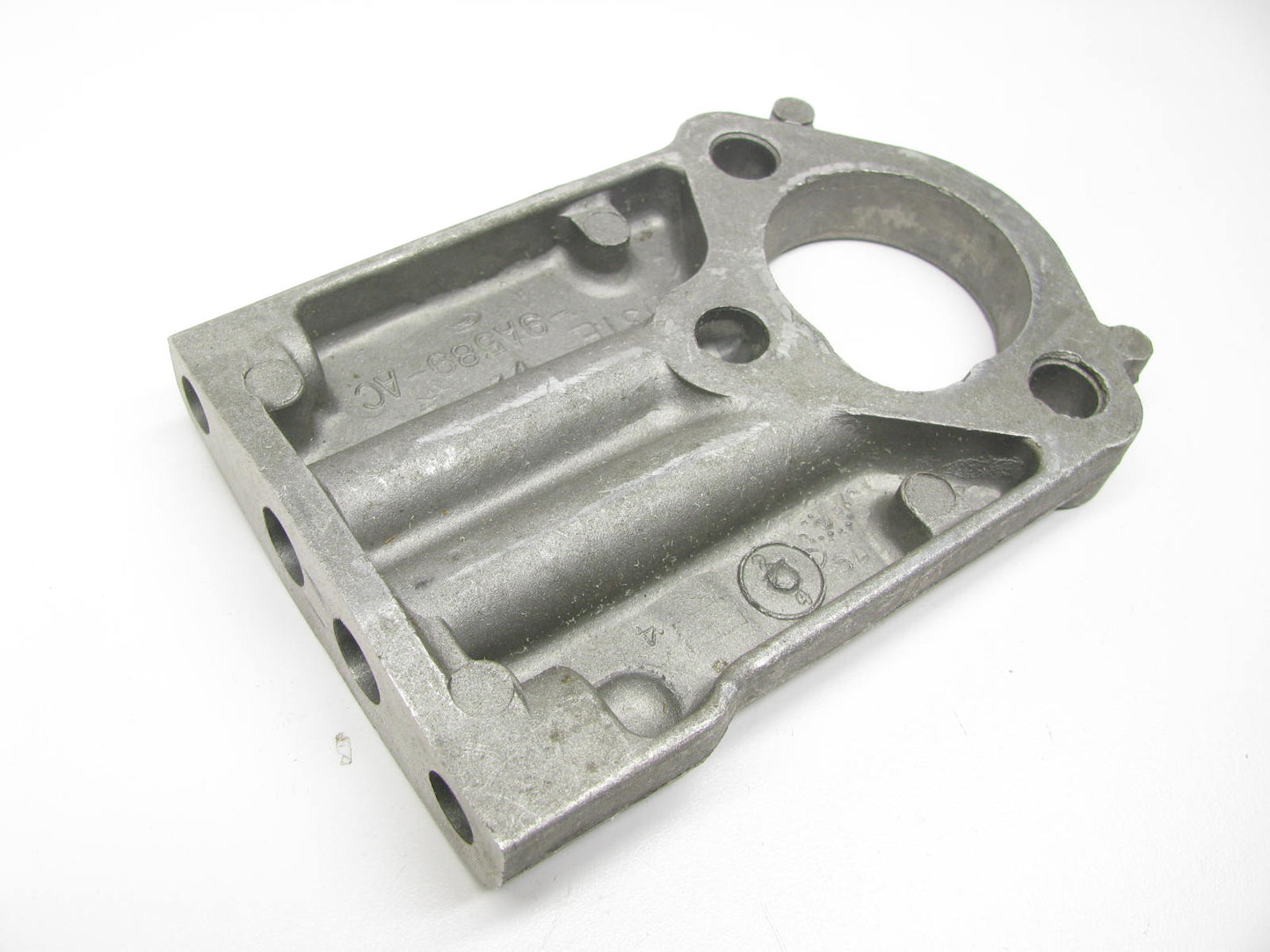 NEW - OEM Ford D3TZ-9A589-A Carburetor Spacer 1973-1974 E-100 E-200 E300 240-L6