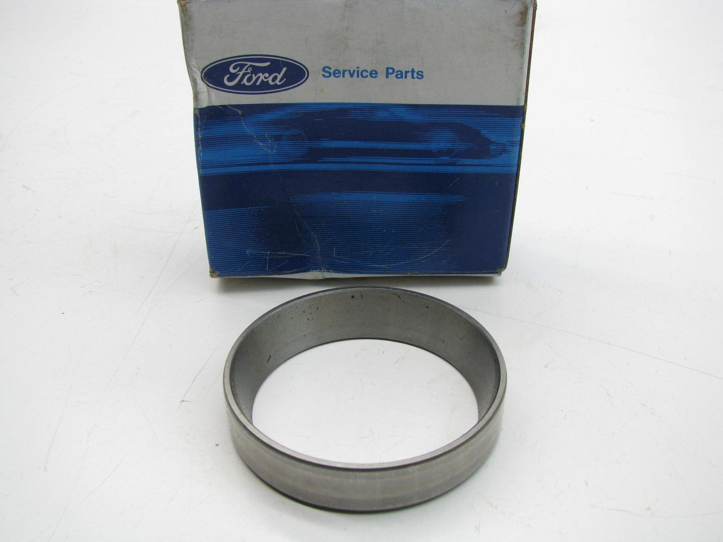 NEW GENUINE OEM Ford D4AZ-1202-A Wheel Bearing Race Cup