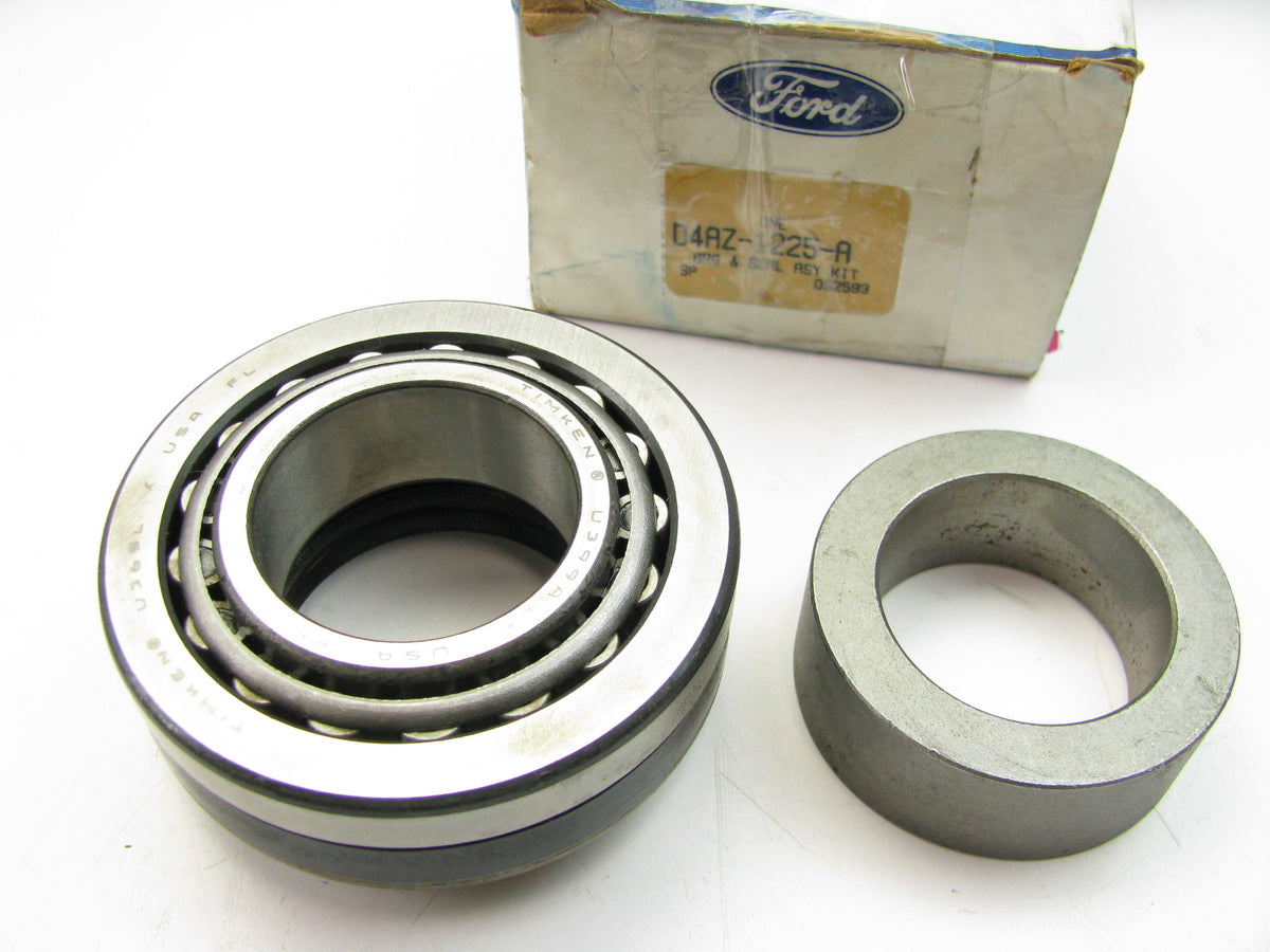 NEW - OEM Ford D4AZ-1225-A Rear Wheel Bearing Kit