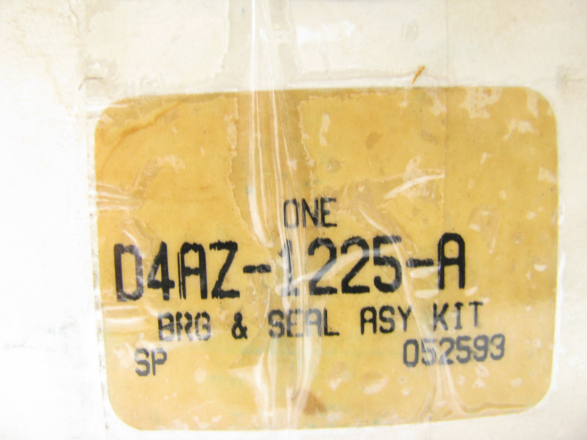 NEW - OEM Ford D4AZ-1225-A Rear Wheel Bearing Kit