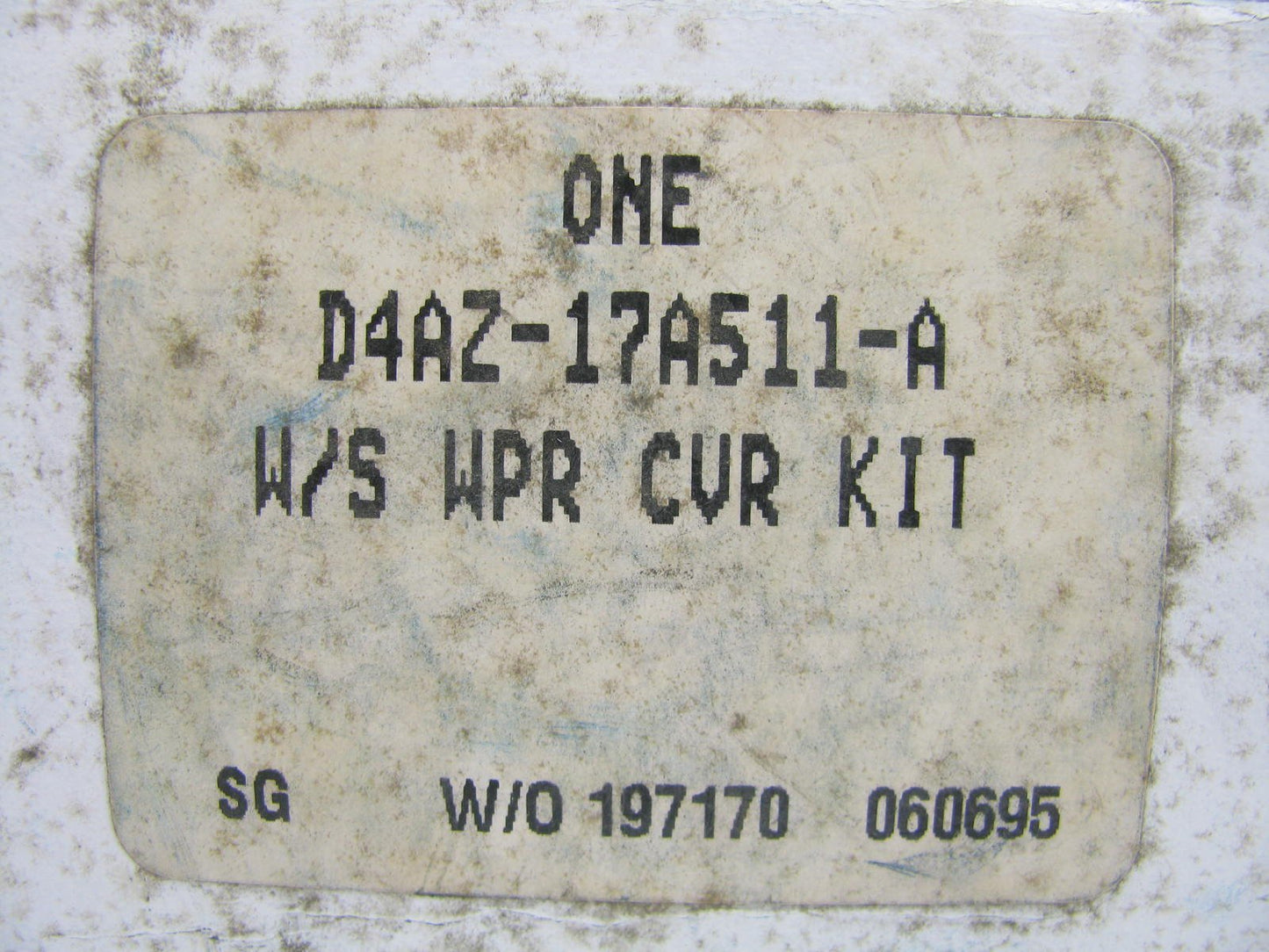 NEW GENUINE OEM 1974-1978 Ford D4AZ-17A511-A Windshield Wiper Motor Cover Kit