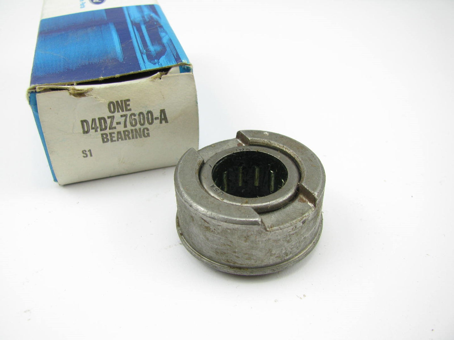 NEW - OEM Ford D4DZ-7600-A Clutch Pilot Bearing Assembly