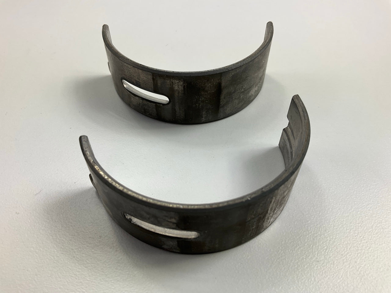 New GENUINE OEM Ford Crankshaft Main Bearing PAIR, STANDARD SIZE D42E-6333-AB