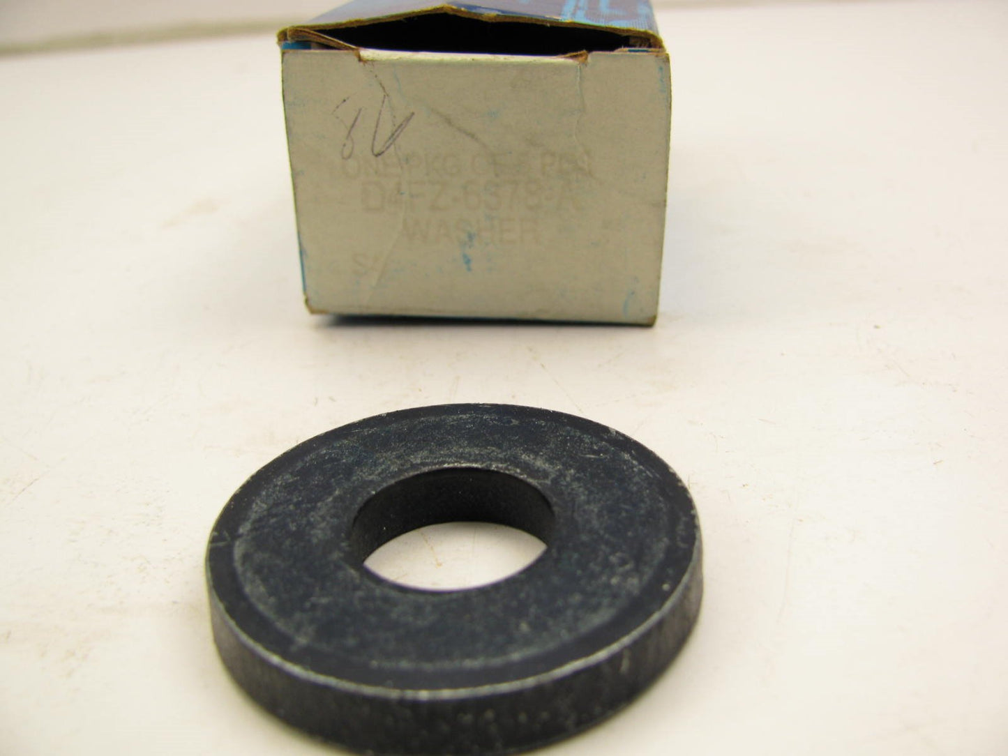 NEW - OEM Ford D4FZ-6378-A Crankshaft Pulley Retaining Washer 1974-1993 2.3L