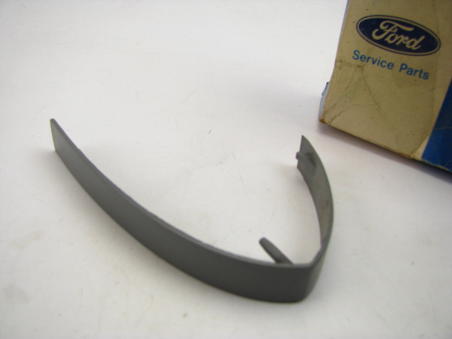 NEW - OEM Ford D5AZ-13A265-A Front Upper Parking Lamp Door Trim 1975-1976 LTD