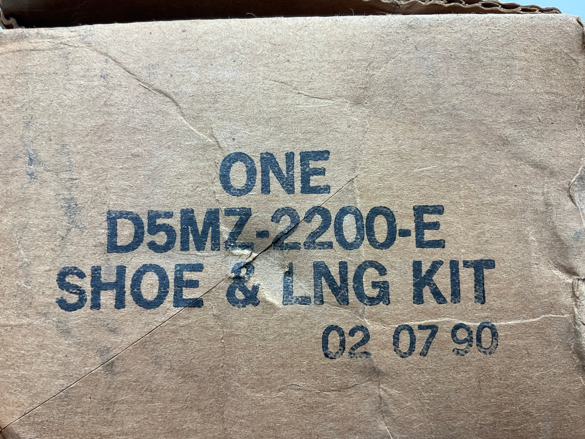 NEW - OEM Ford D5MZ-2200-E Rear Disc Brake Pads