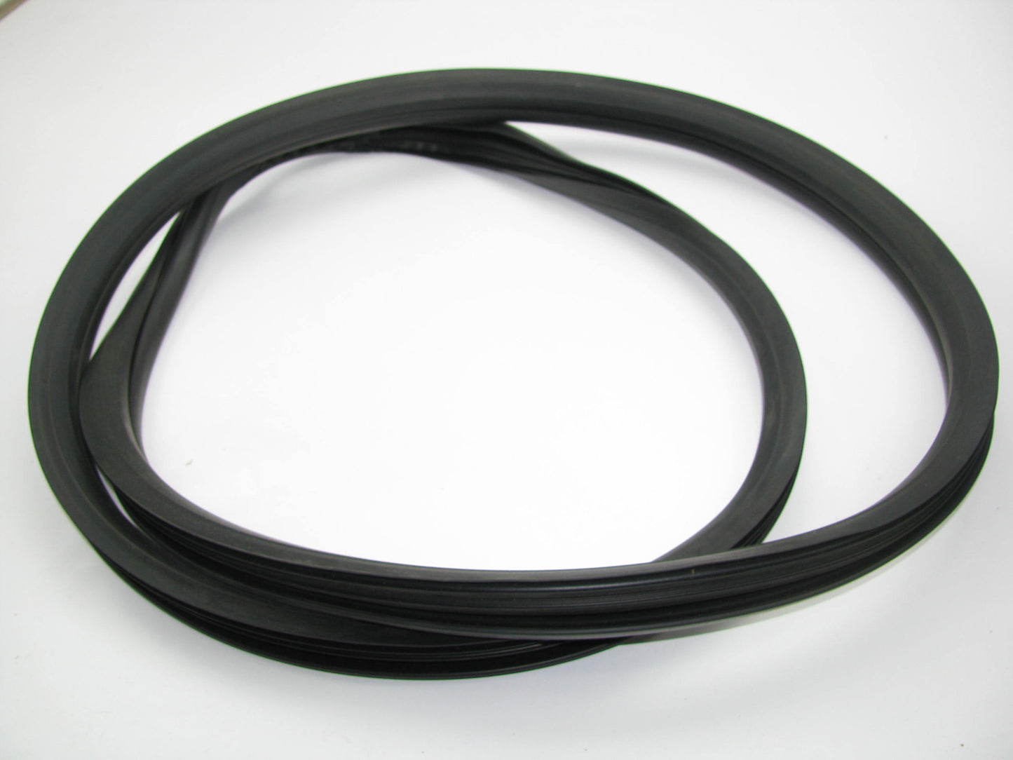 NEW - OEM Ford D5UZ-11305A28-D Rear Stationary Side Window Weatherstrip Seal