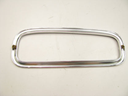 NOS OEM Ford D5UZ-22279A67-A  LEFT (DRIVERS) Side Tail Light Lamp Trim Moulding