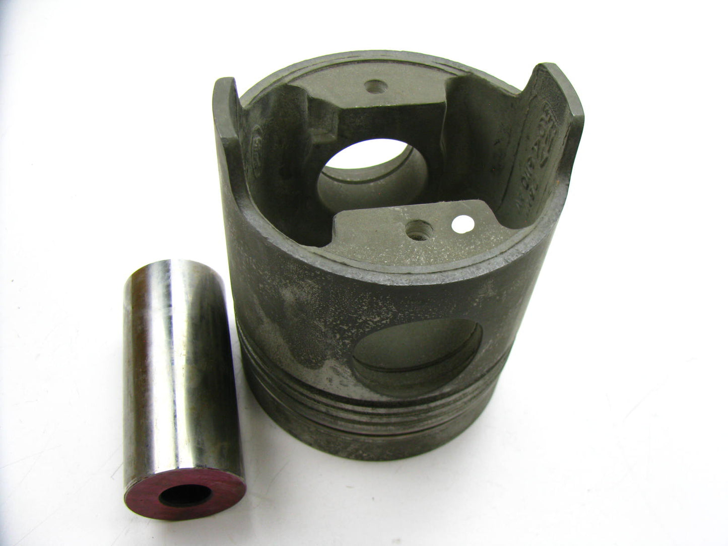 NEW - OEM Ford D6NN-6108-Z Engine Piston .004'' 7000 7100 7200 7400 Tractors
