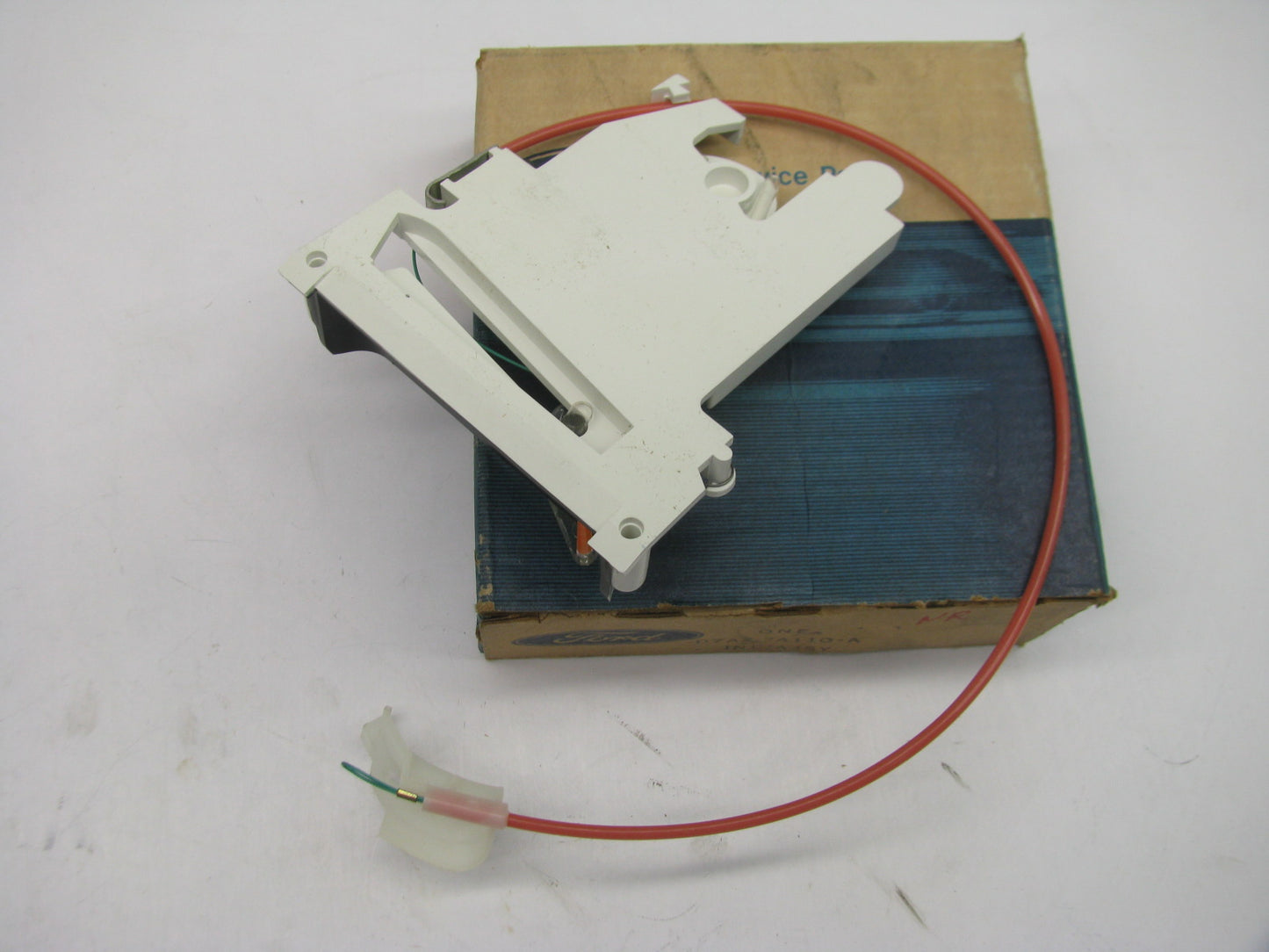 NEW - OEM Ford D7AZ-7A110-A Auto Trans Control Selector Indicator 1974-78 LTD