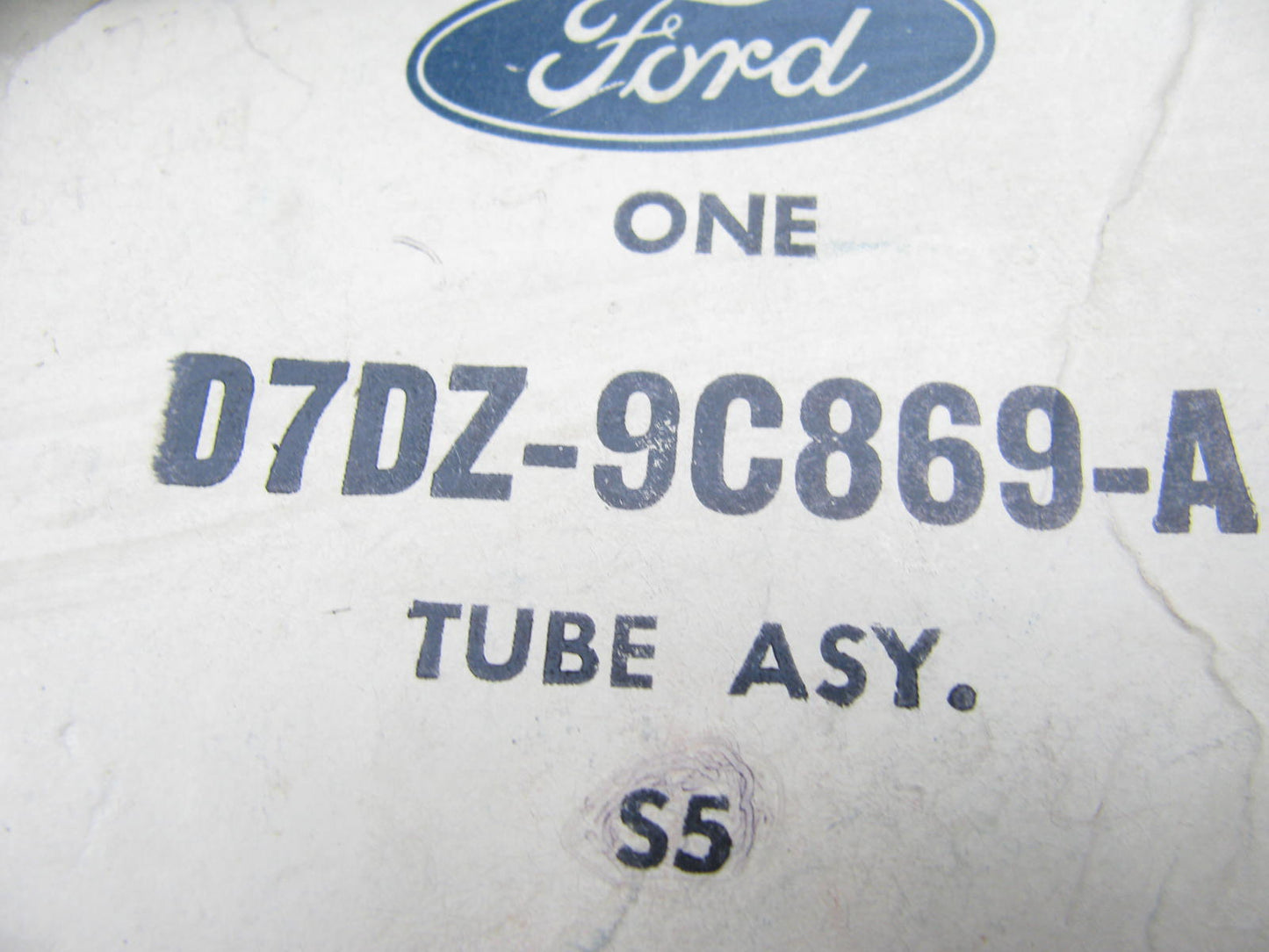 NEW OEM Ford D7DZ-9C869-A Intake Manifold Choke Heater Tube D0AE-9A705-C
