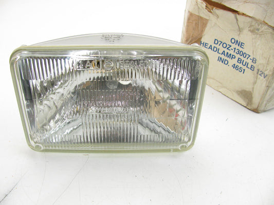 NOS - OEM Ford D7OZ-13007-B Sealed Beam Headlight Headlamp Bulb