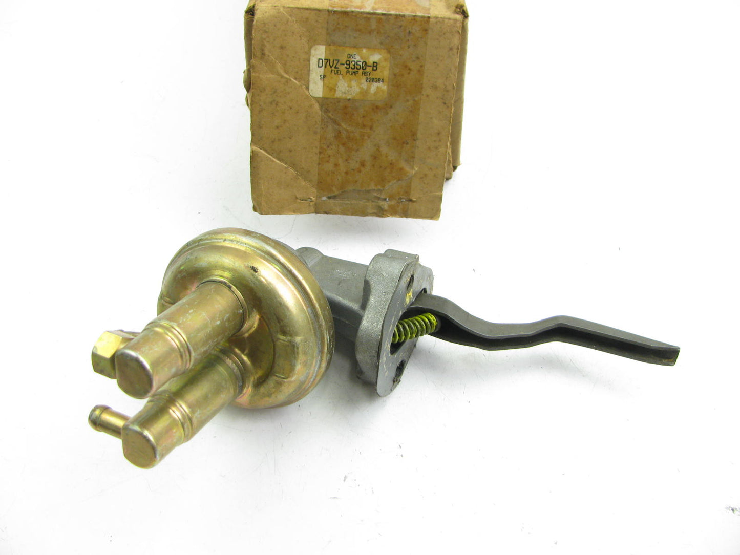 NEW - OEM Ford D7VZ9350B Mechanical Fuel Pump 1975-1977 460-V8