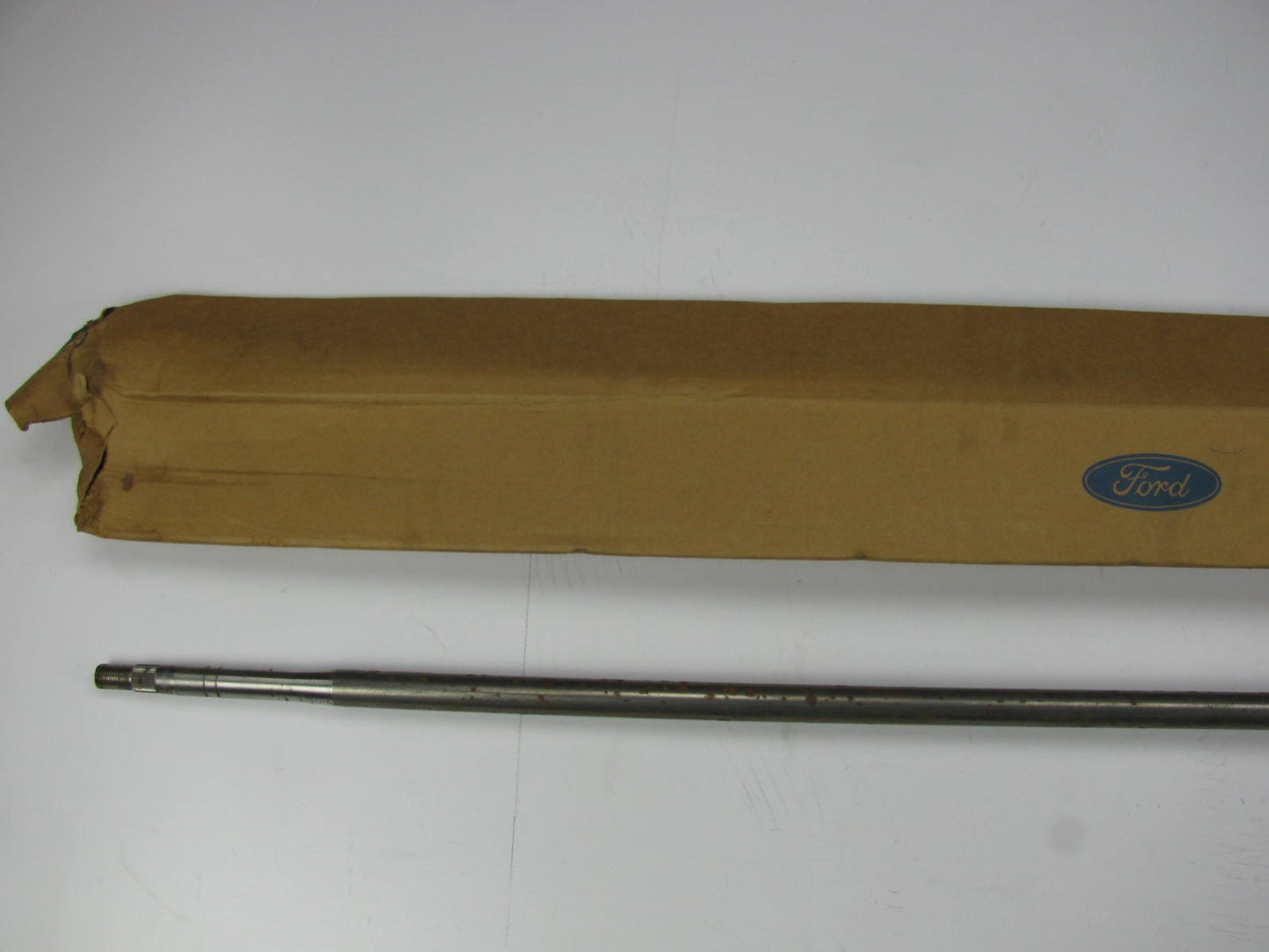 NOS - OEM Ford D8HZ-3524-C Steering Column Shaft 1978-1979 P600 4.7M 5.5M