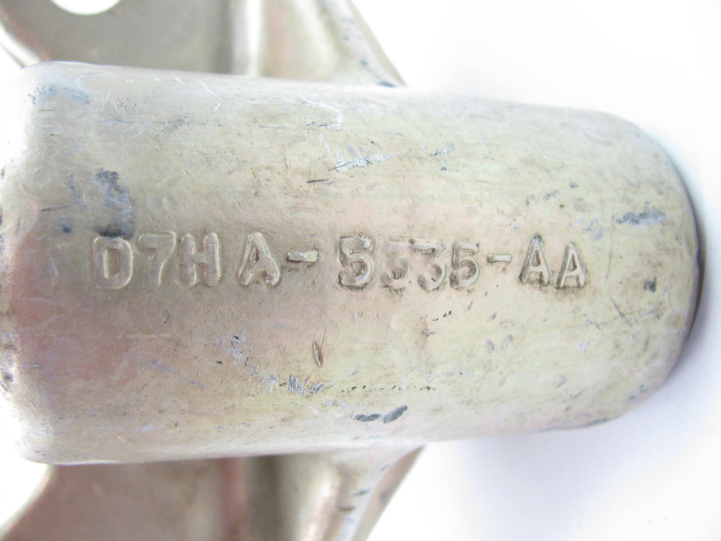 NEW - OEM Ford D8HZ-5340-B Front Suspension Spring Bracket, Rear 1978-90 CL9000
