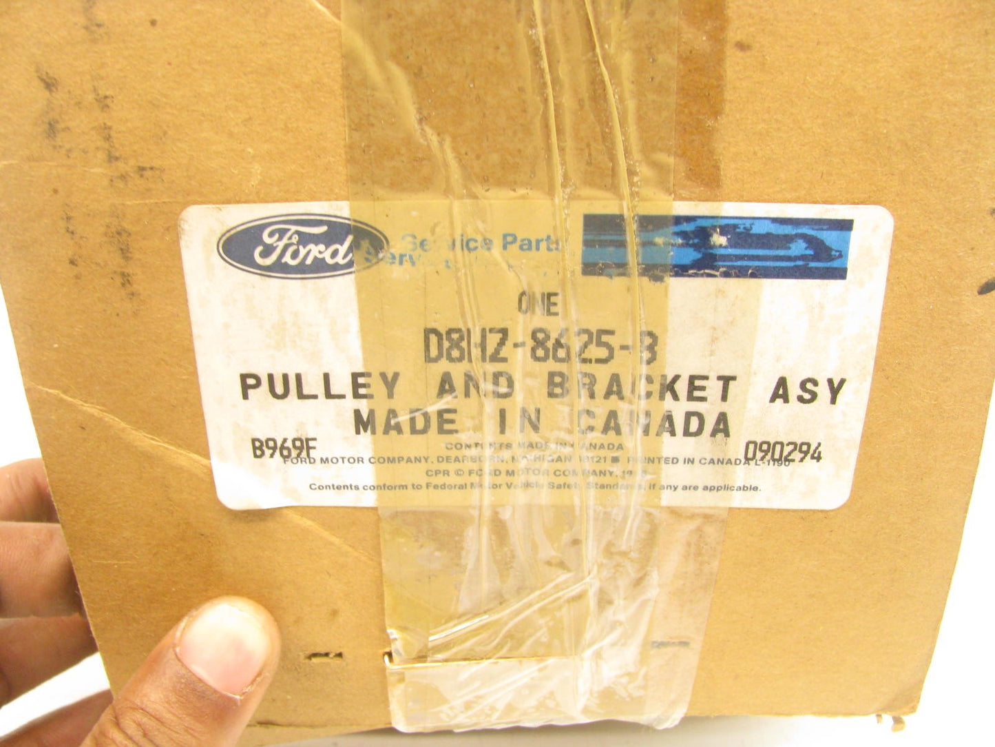 NEW - OEM Ford D8HZ-8625-B / D7HT-8625-AA Water Pump Pulley & Fan Bracket