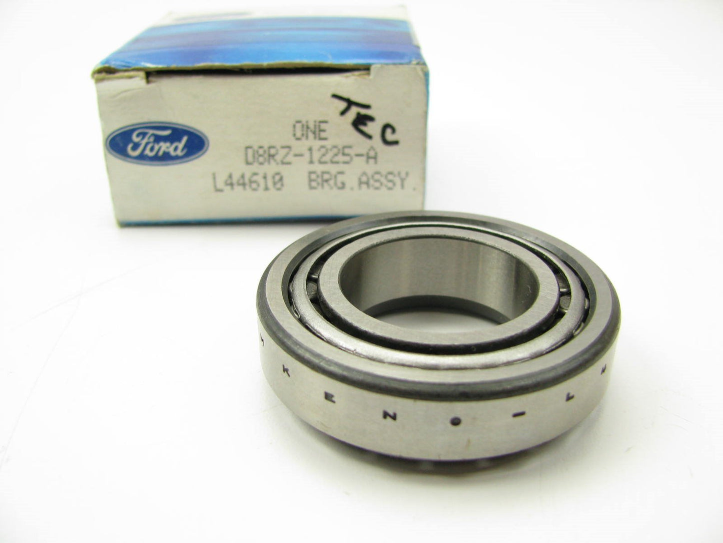 NEW GENUINE OEM Ford D8RZ-1225-A REAR Wheel Bearing