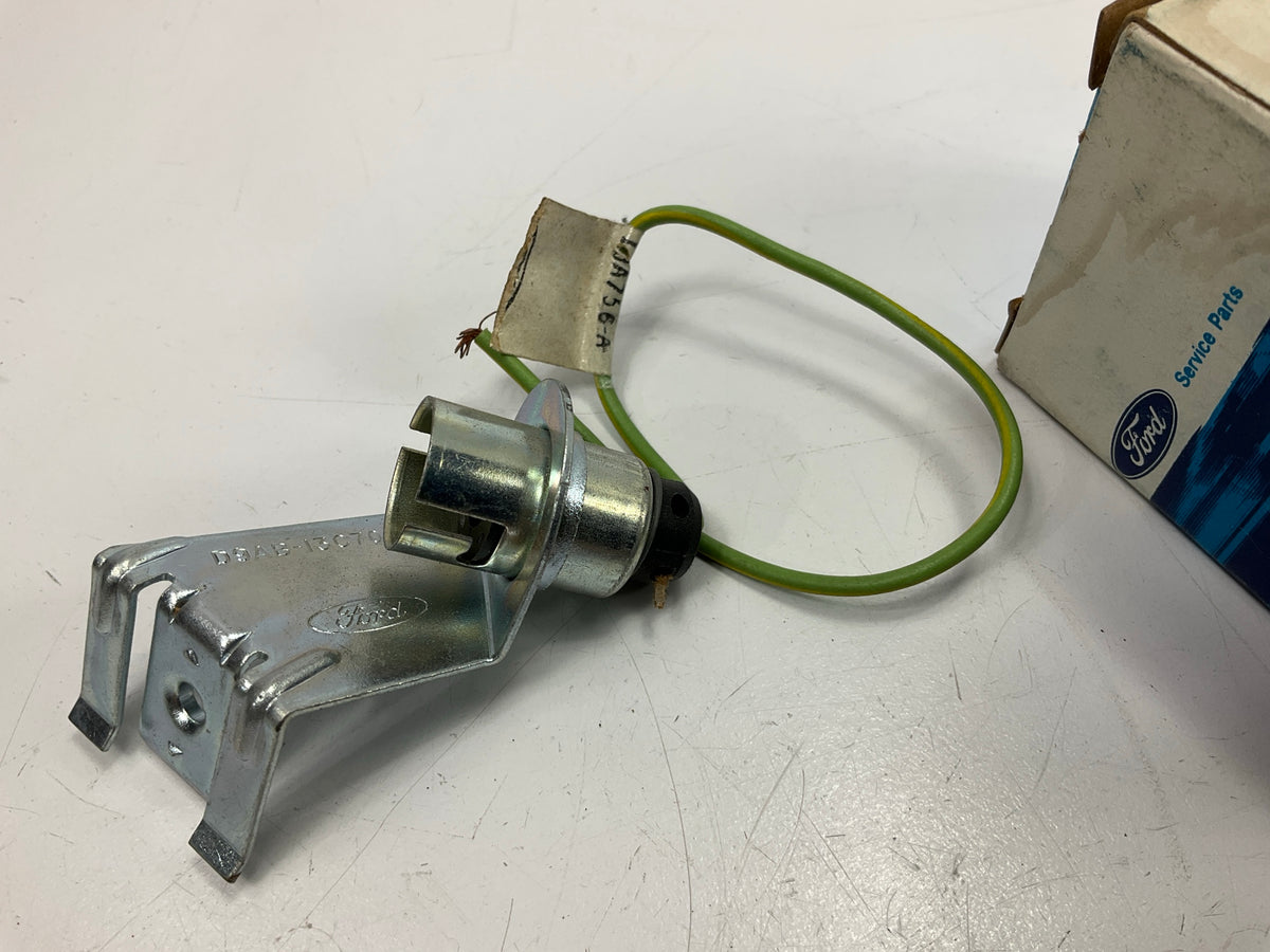 NEW - OEM Ford D9AZ-13A756-A Luggage Compartment Lamp Assembly 1979-1982 LTD