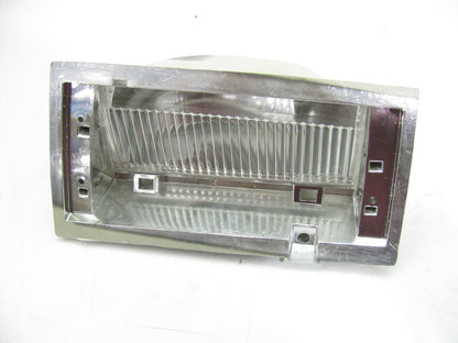 NEW - OEM Ford D9AZ-15A201-B Front Left Driver Side Corner Light Lamp Assembly