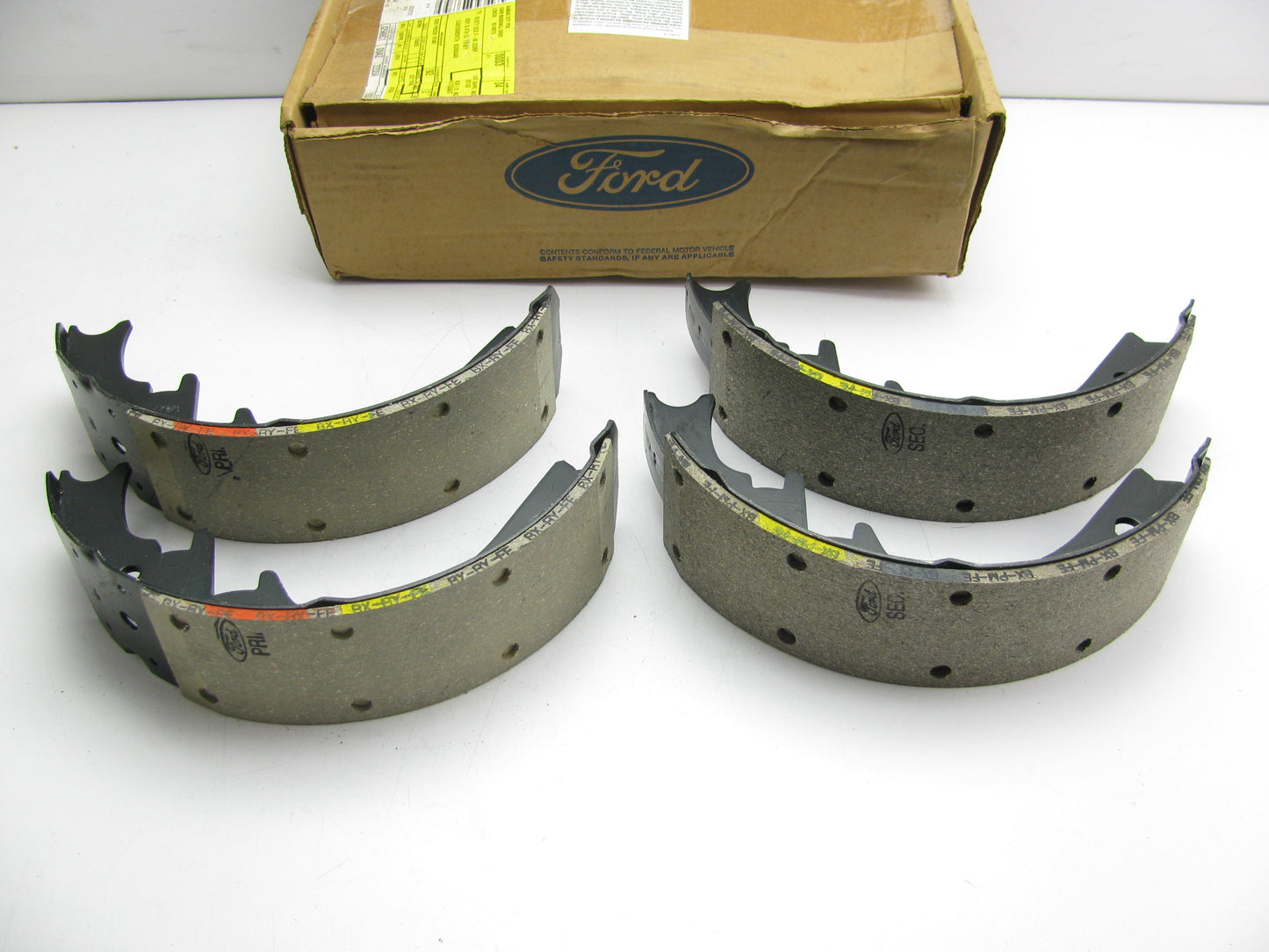 NEW GENUINE OEM Ford D9AZ-2200-A REAR Drum Brake Shoes