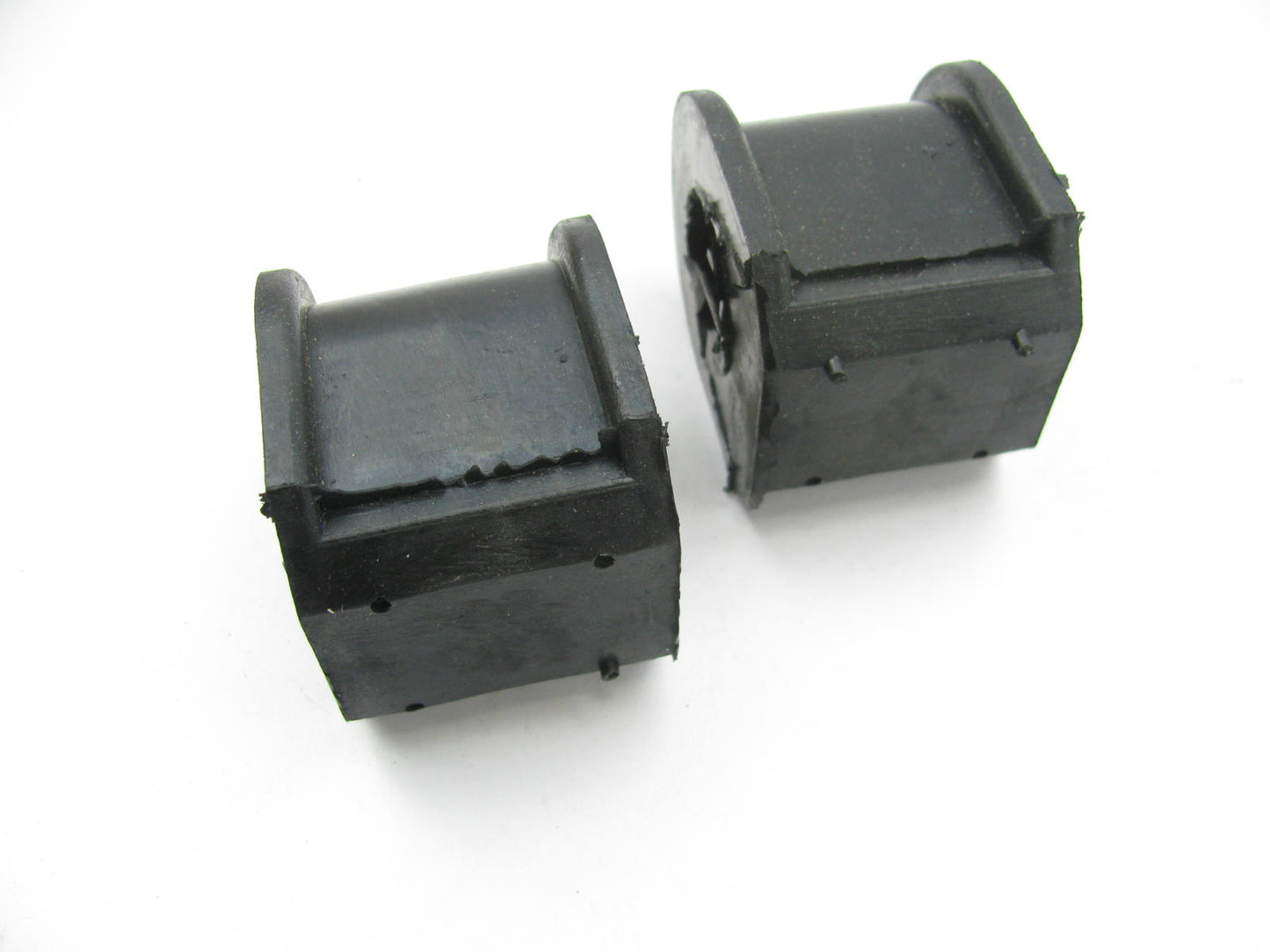 (2) NEW OEM Ford D9AZ-5493-E Front Sway Bar Bushings 1979-86 LTD Crown Victoria