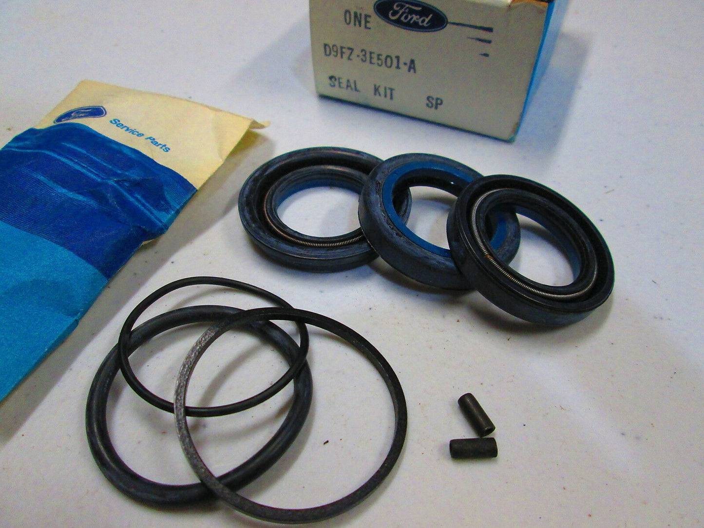 NEW - OEM Ford D9FZ-3E501-A Power Steering Gear Sector Seal Kit 1979-82 Mustang