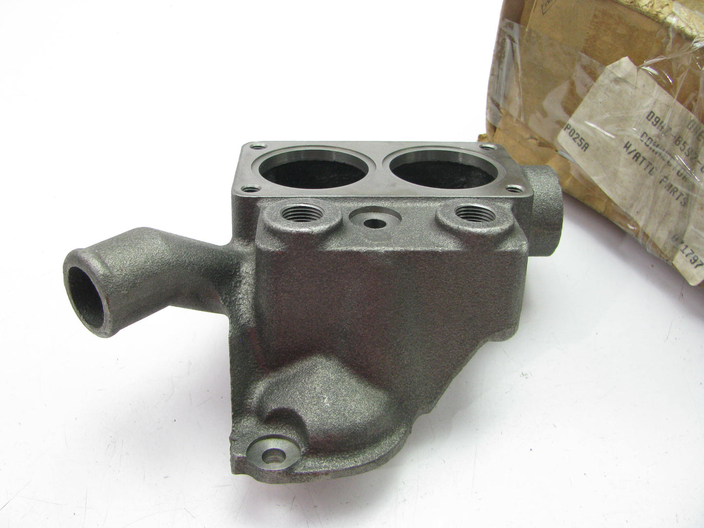 NOS - OEM Ford D9HZ-8592-C Coolant Water Outlet 1979 F600 F700 F800 370 429-V8